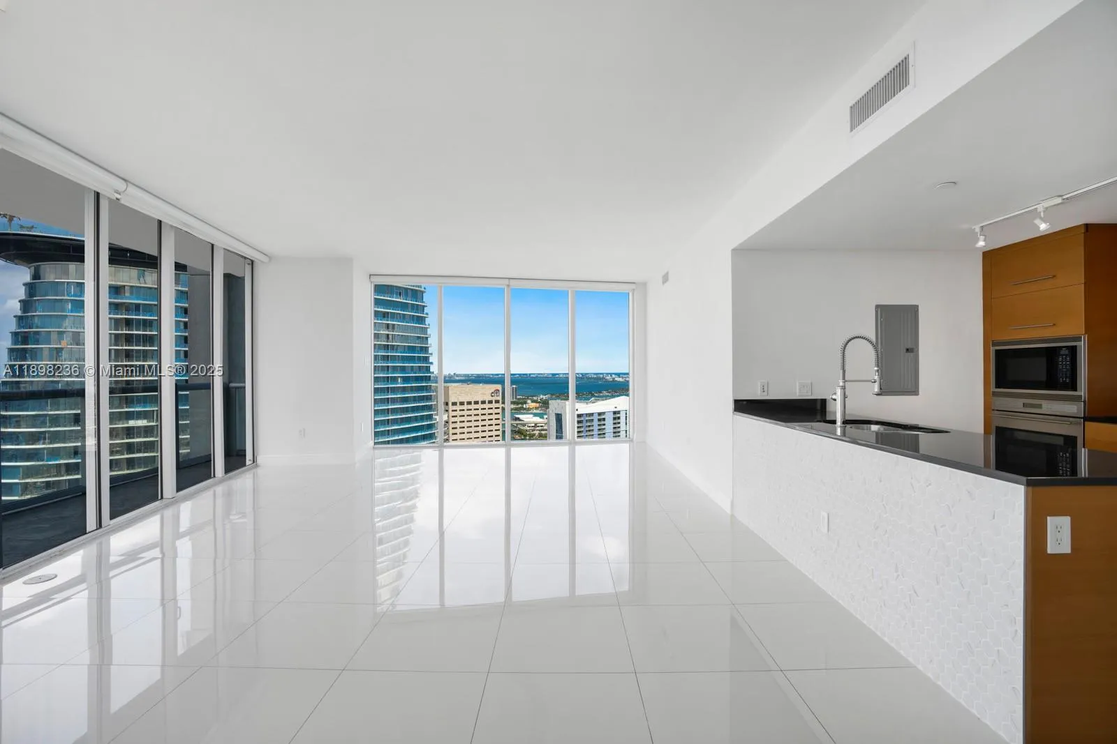 465 Brickell Ave # 5002, Miami FL 33131