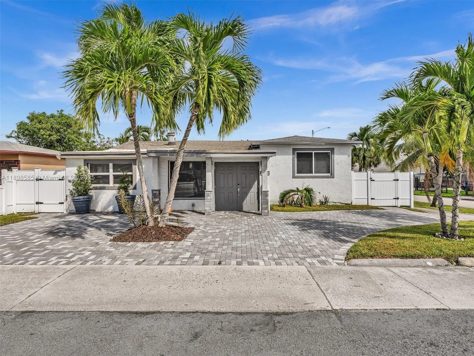 4 bedroom 2 bath for sale at 100 NW 8th Ave, Hallandale Beach FL 33009