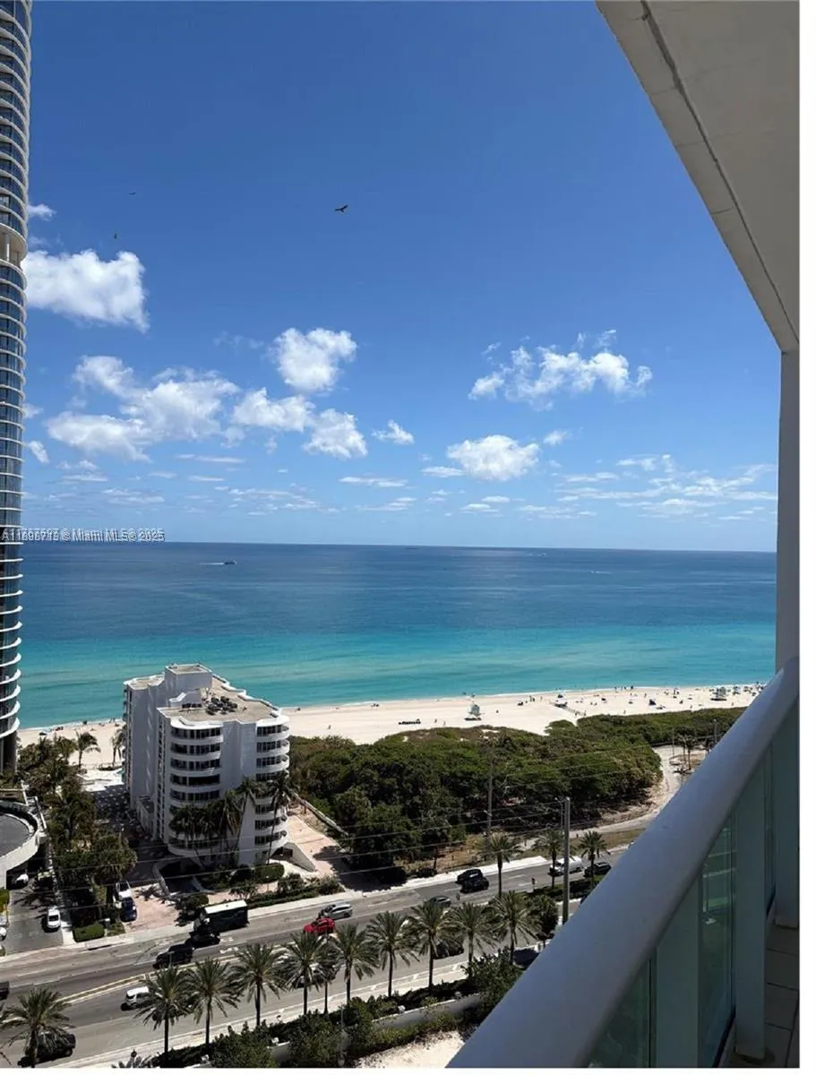 1 bedroom 1 bath for sale at 100 Bayview Dr, Sunny Isles Beach FL 33160