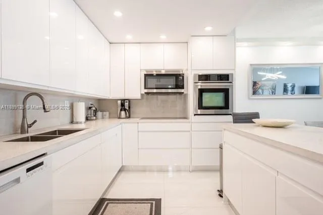 19370 Collins Ave # 608, Sunny Isles Beach FL 33160