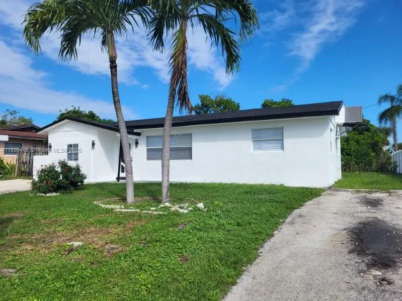 3 bedroom 2 bath for sale at 651 SW 14th St, Deerfield Beach FL 33441