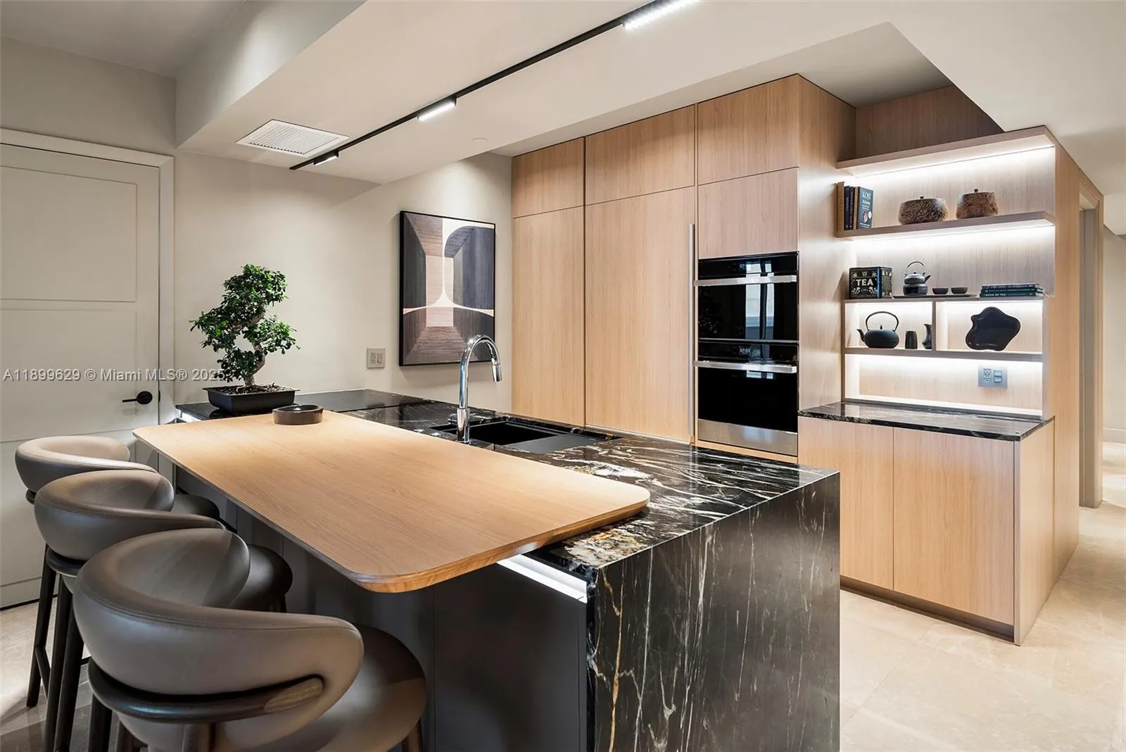 1830 S Ocean Dr # 1810, Hallandale Beach FL 33009