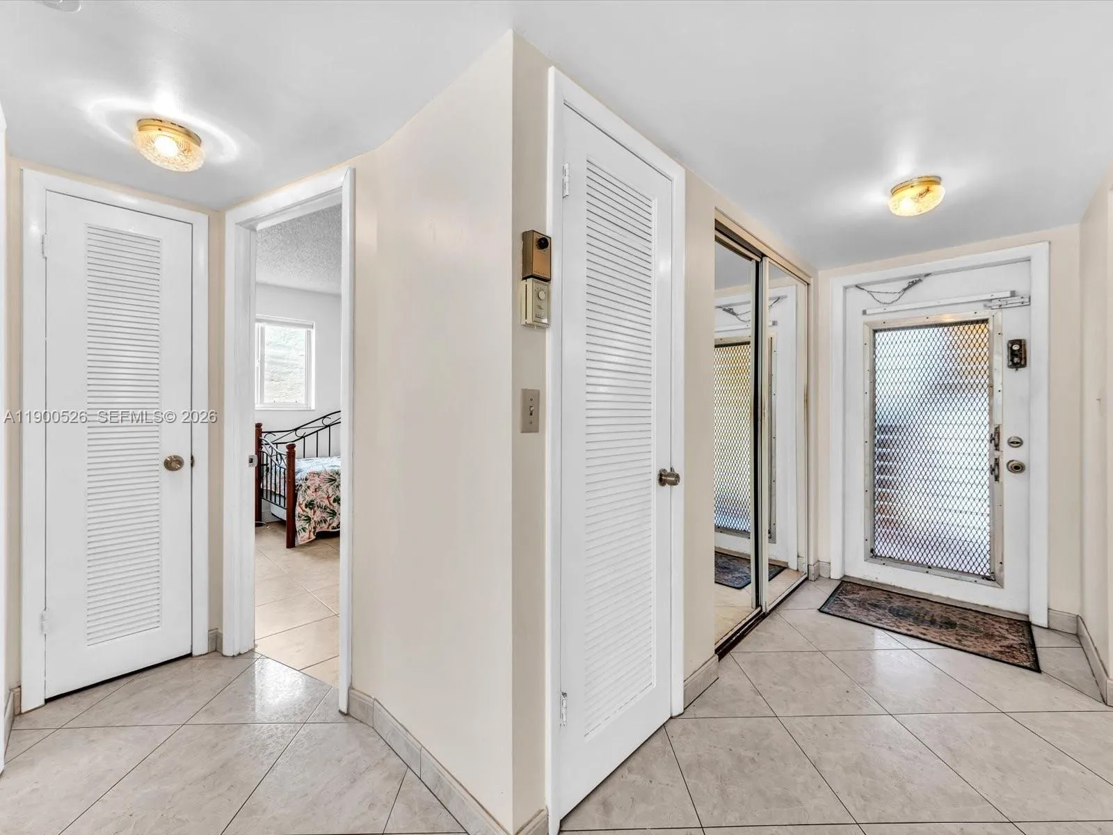 8465 Sunrise Lakes Blvd # 212, Sunrise FL 33322