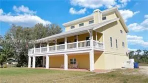 6 bedroom 3 bath for sale at 11751 shawnee, Fort Myers FL 33913