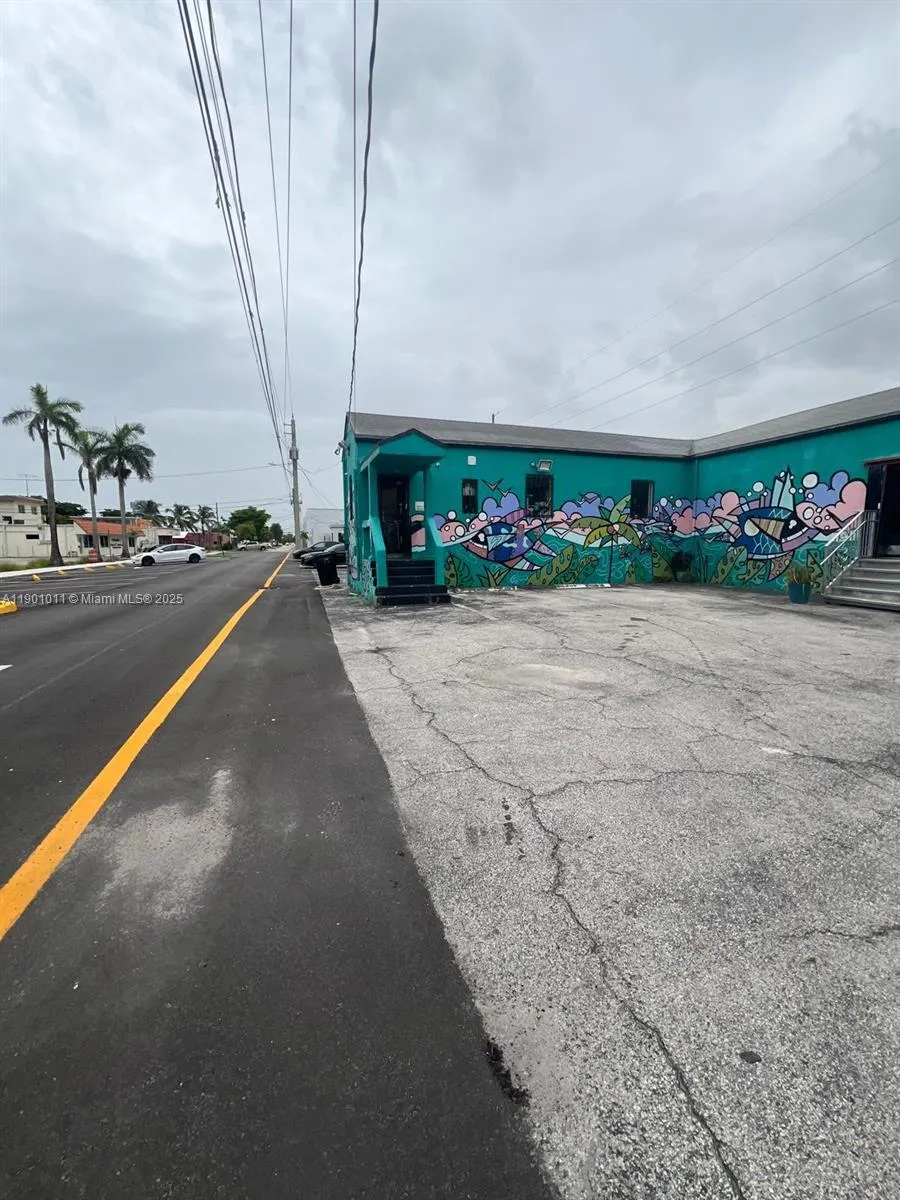 139 NE 1st Ave, Hallandale Beach FL 33009