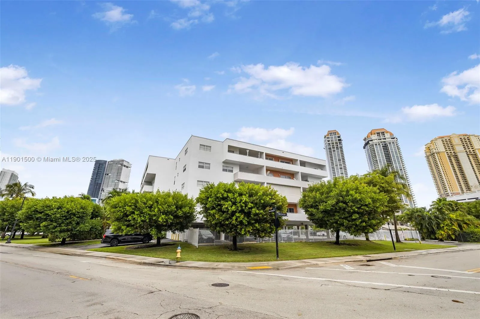 18001 N Bay Rd # 505, Sunny Isles Beach FL 33160