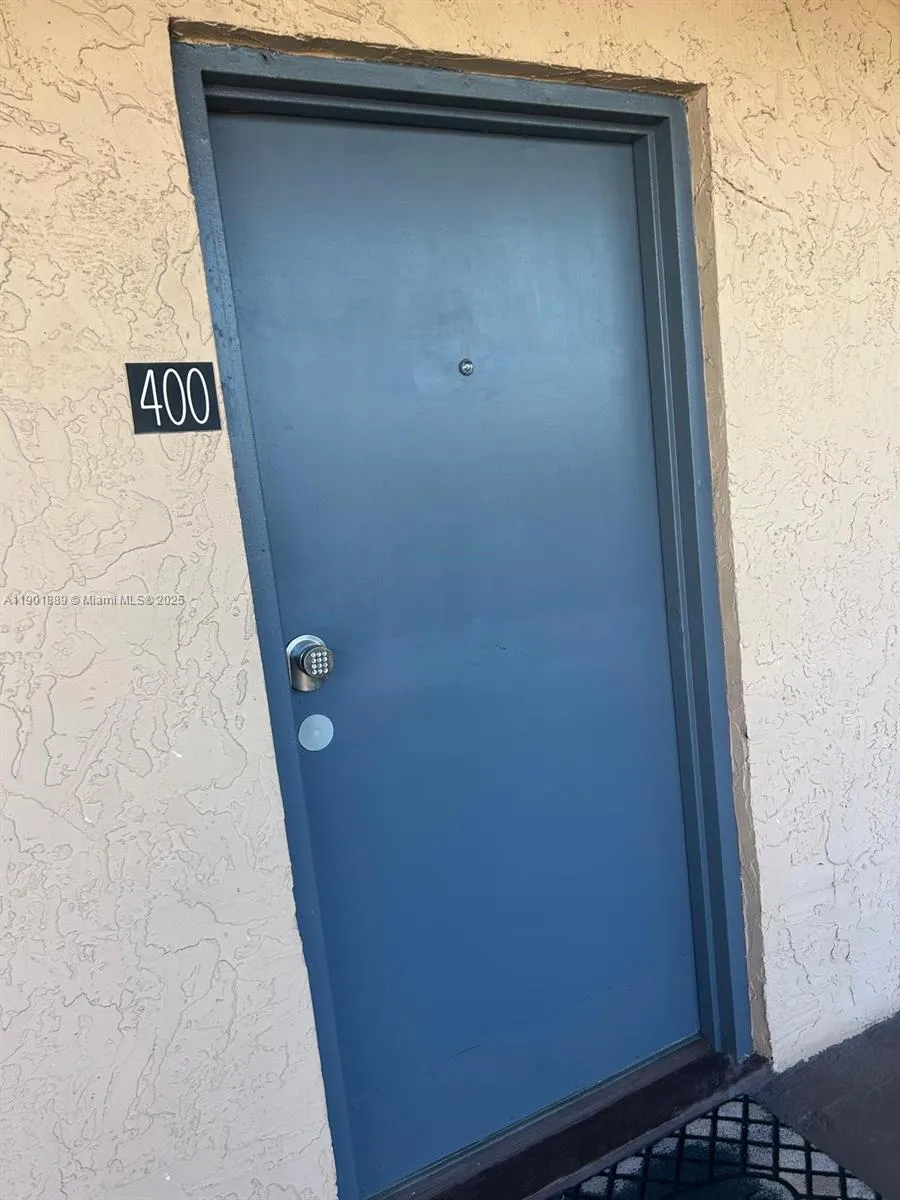 2840 Somerset Dr # 400M, Lauderdale Lakes FL 33311