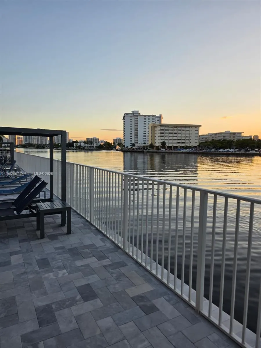 1833 S Ocean Dr # 809, Hallandale Beach FL 33009