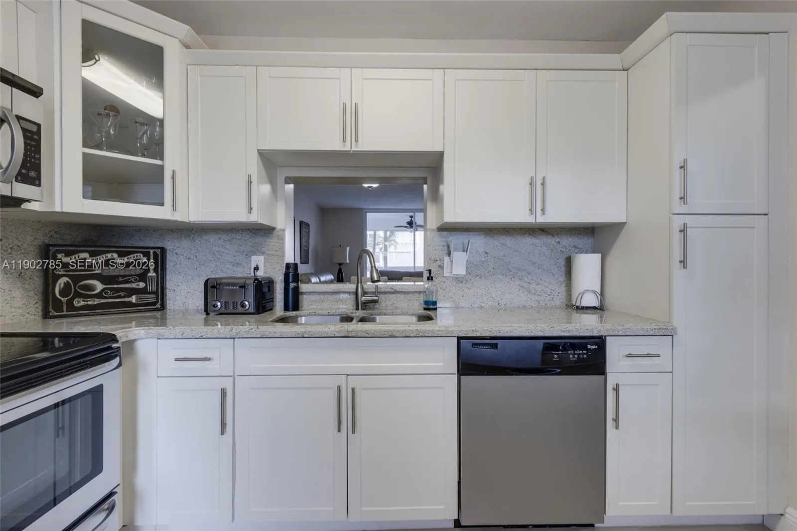 2 bedroom 2 bath for sale at 420 NE 12th Ave # 208, Hallandale Beach FL 33009