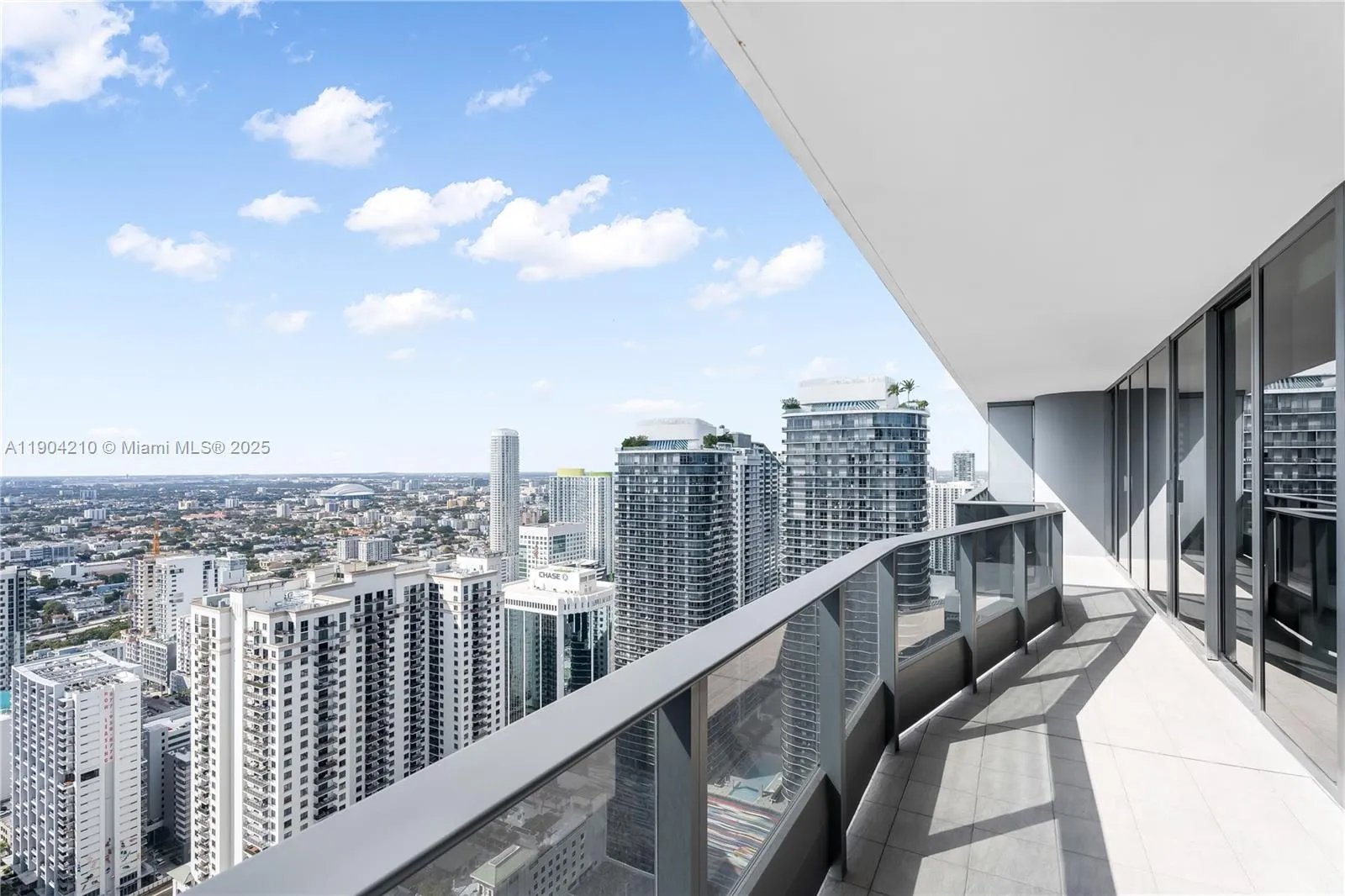 3 bedroom 3 bath for sale at 1000 Brickell Plz # 4806, Miami FL 33131