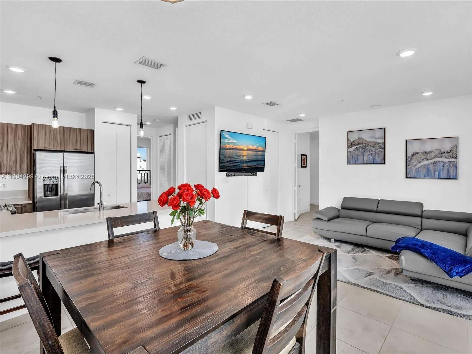 3 bedroom 2 bath for sale at 6410 NW 102nd Path # 302, Doral FL 33178