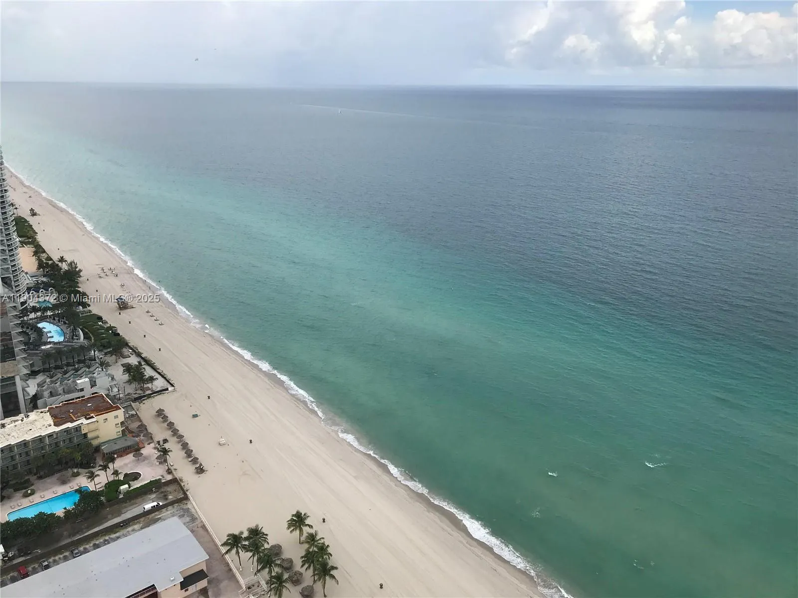 2 bedroom 2 bath for sale at 18201 Collins Ave # 5104, Sunny Isles Beach FL 33160