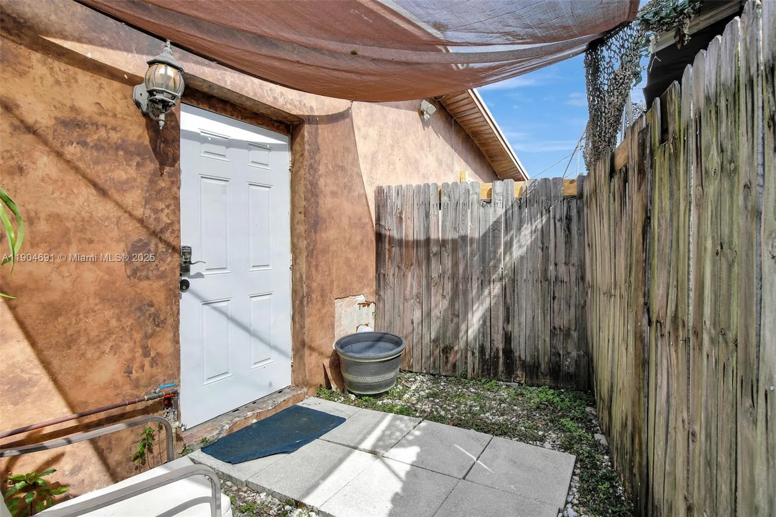 421 NW 77th Way, Pembroke Pines FL 33024