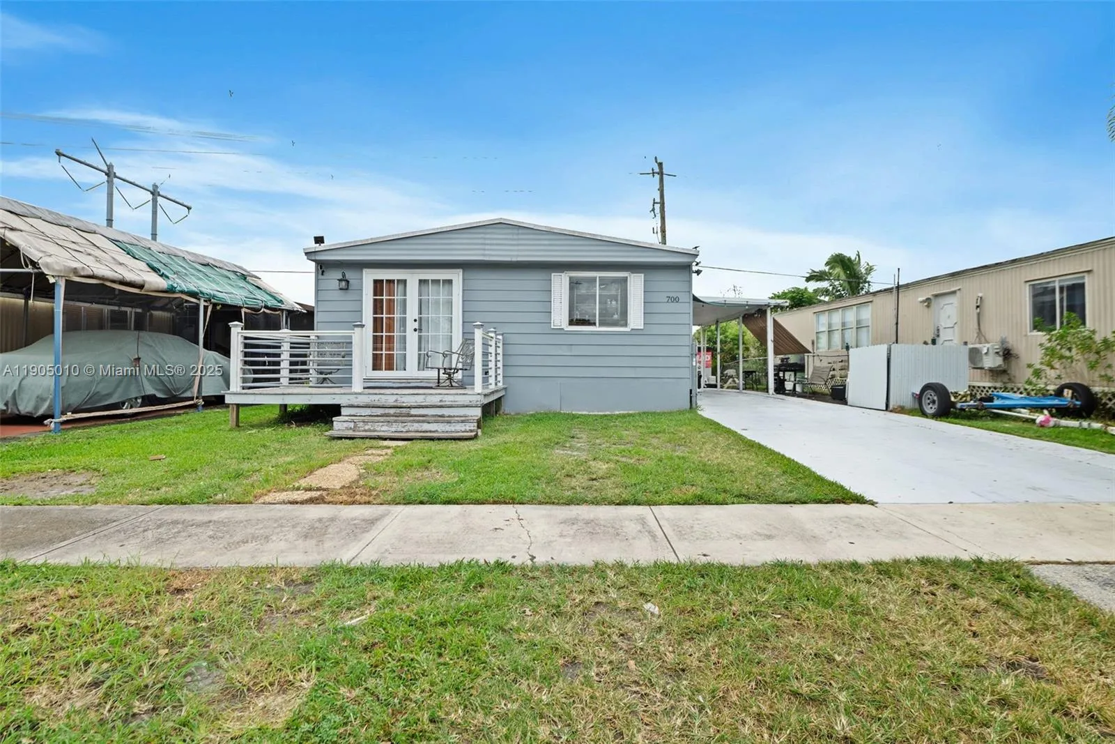 3 bedroom 2 bath for sale at 700 NW 219th Ave, Pembroke Pines FL 33029