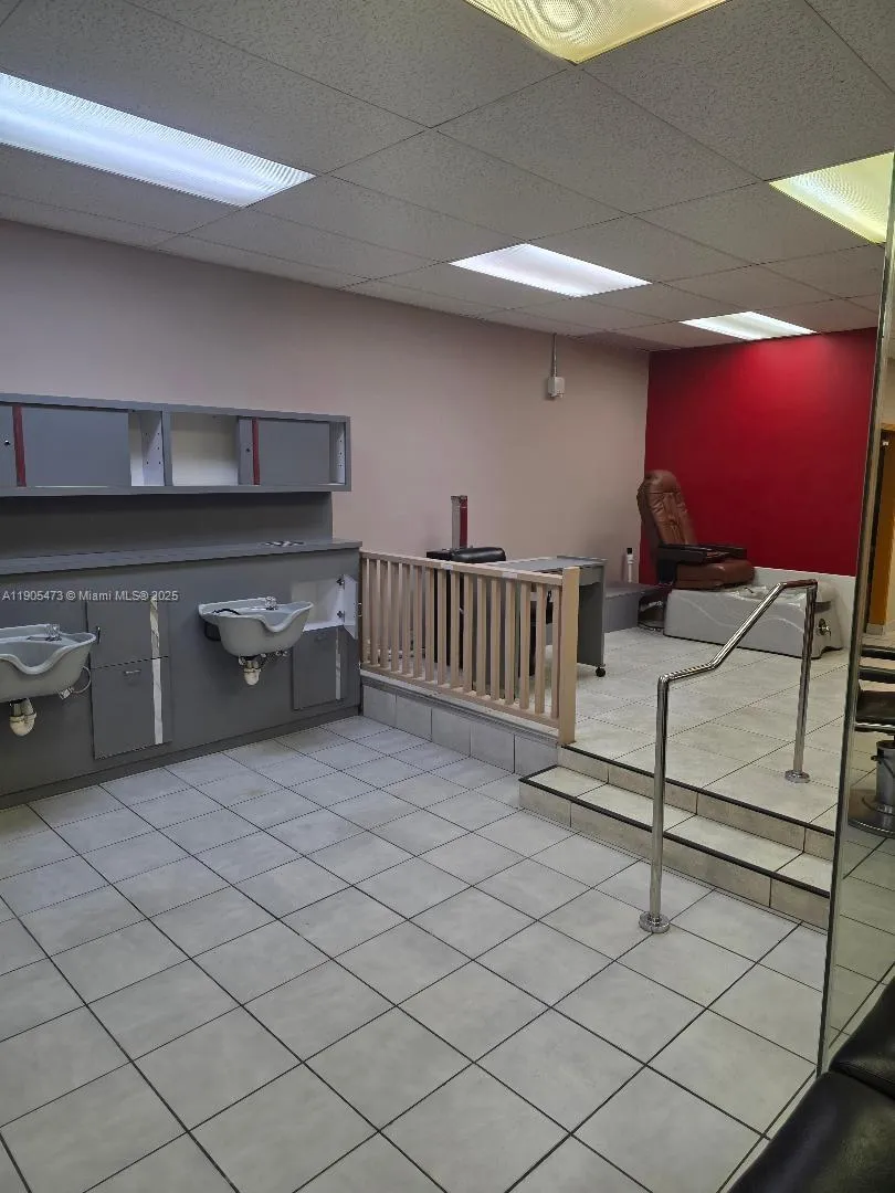 1980 S Ocean Dr # L1, Hallandale Beach FL 33009