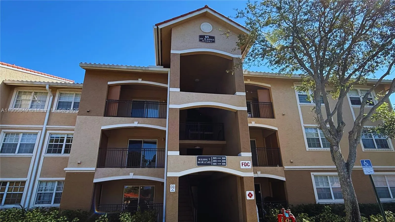 1 bedroom 1 bath for sale at 101 SW 117th Ave # 7305, Pembroke Pines FL 33025