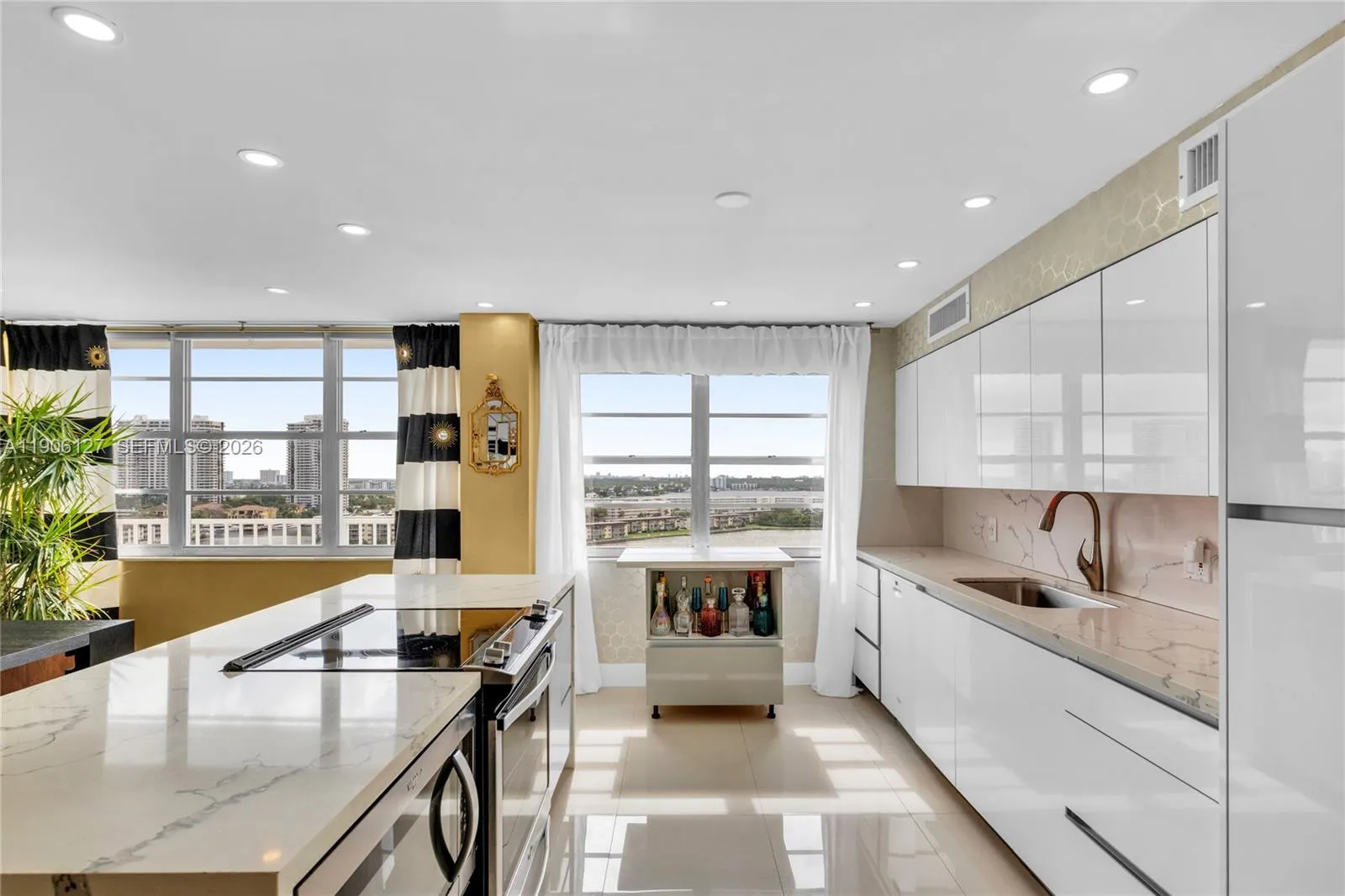 2801 NE 183rd St # 1516W, Aventura FL 33160