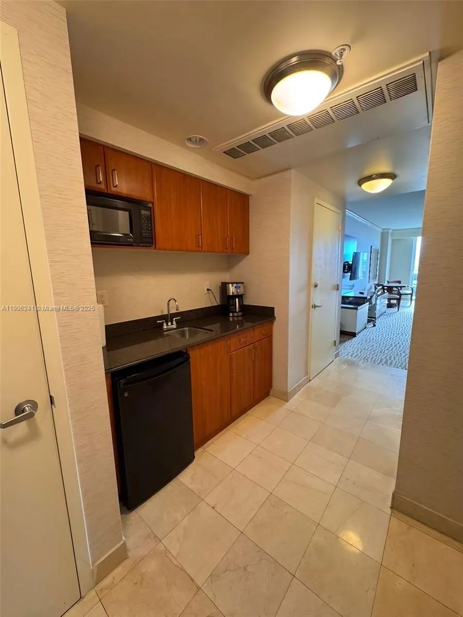 18001 Collins Ave # 1117, Sunny Isles Beach FL 33160