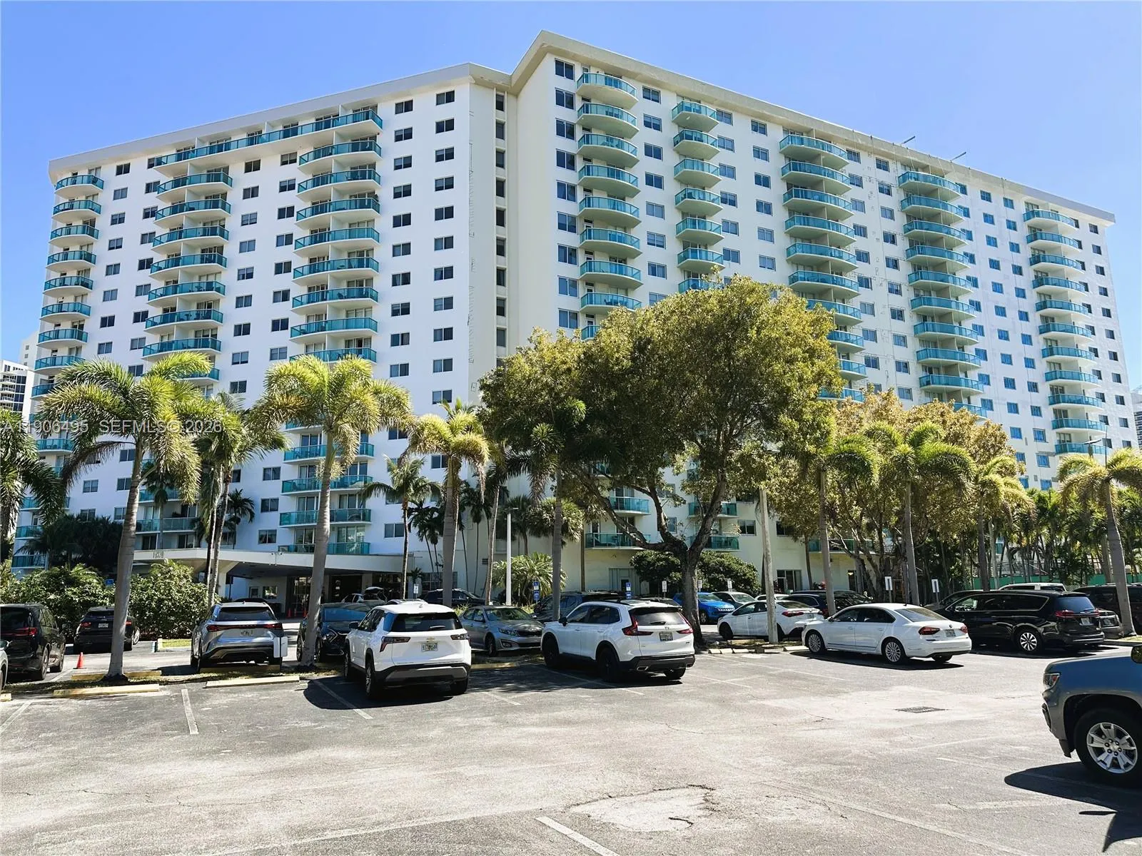 1 bedroom 1 bath for sale at 19370 Collins Ave # 10, Sunny Isles Beach FL 33160