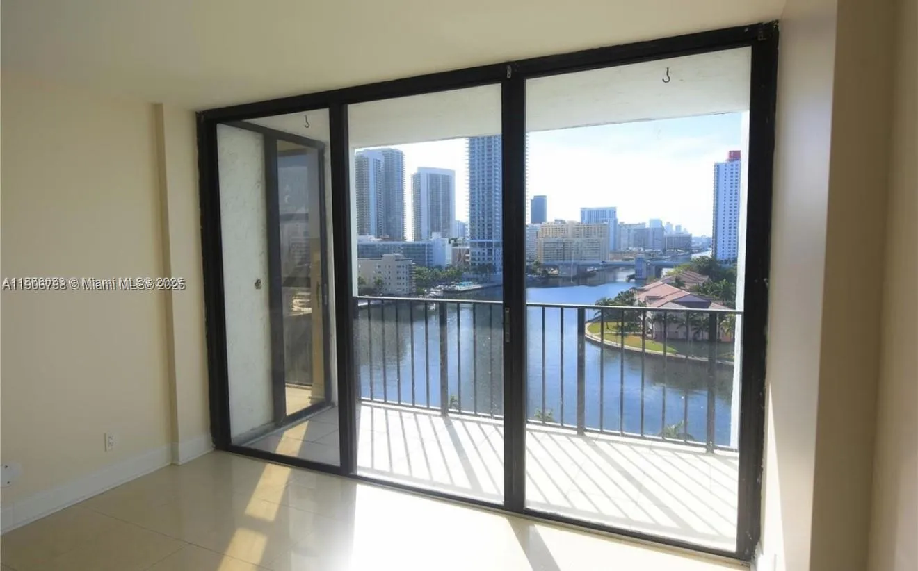 200 Leslie Dr # 1124, Hallandale Beach FL 33009