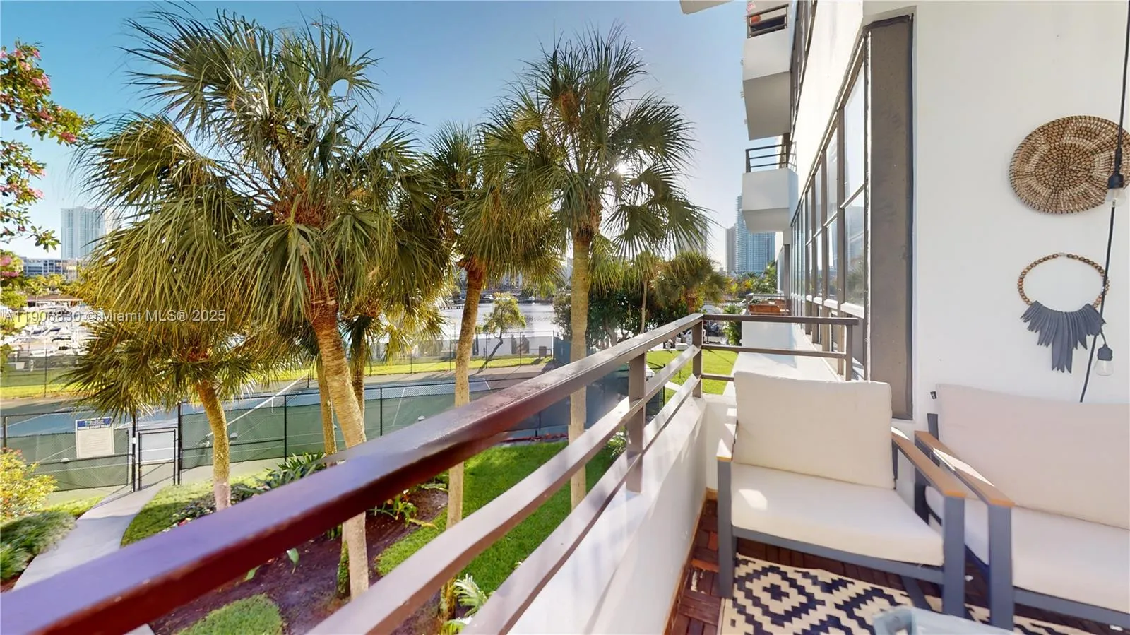 500 THREE ISLANDS BLVD # 25, Hallandale Beach FL 33009