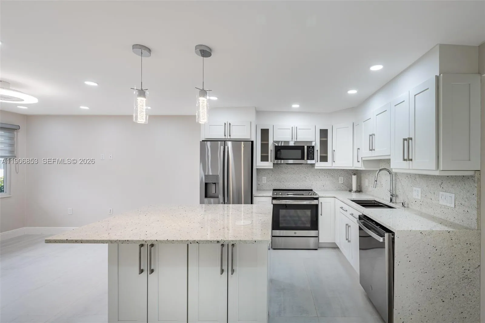 1 bedroom 1 bath for sale at 102 E Upminster  E # 102, Deerfield Beach FL 33442