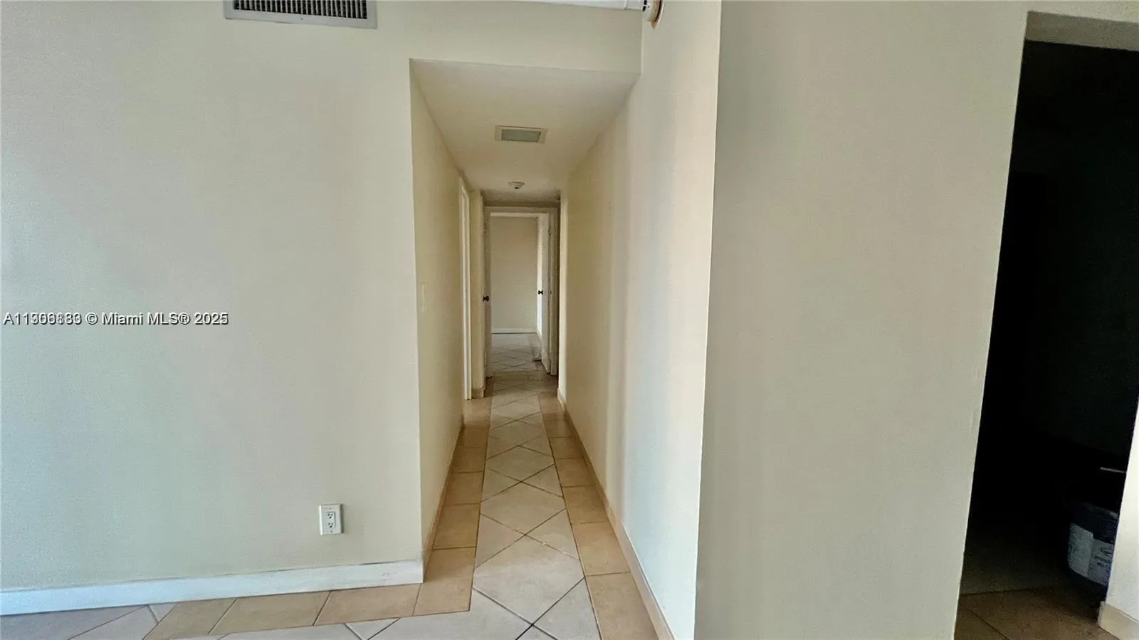 100 Bayview Dr # 607, Sunny Isles Beach FL 33160