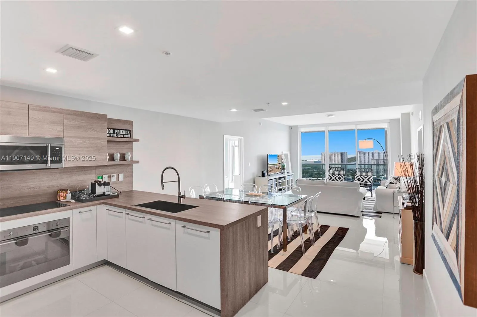 2 bedroom 3 bath for sale at 400 Sunny Isles Blvd # 2021, Sunny Isles Beach FL 33160