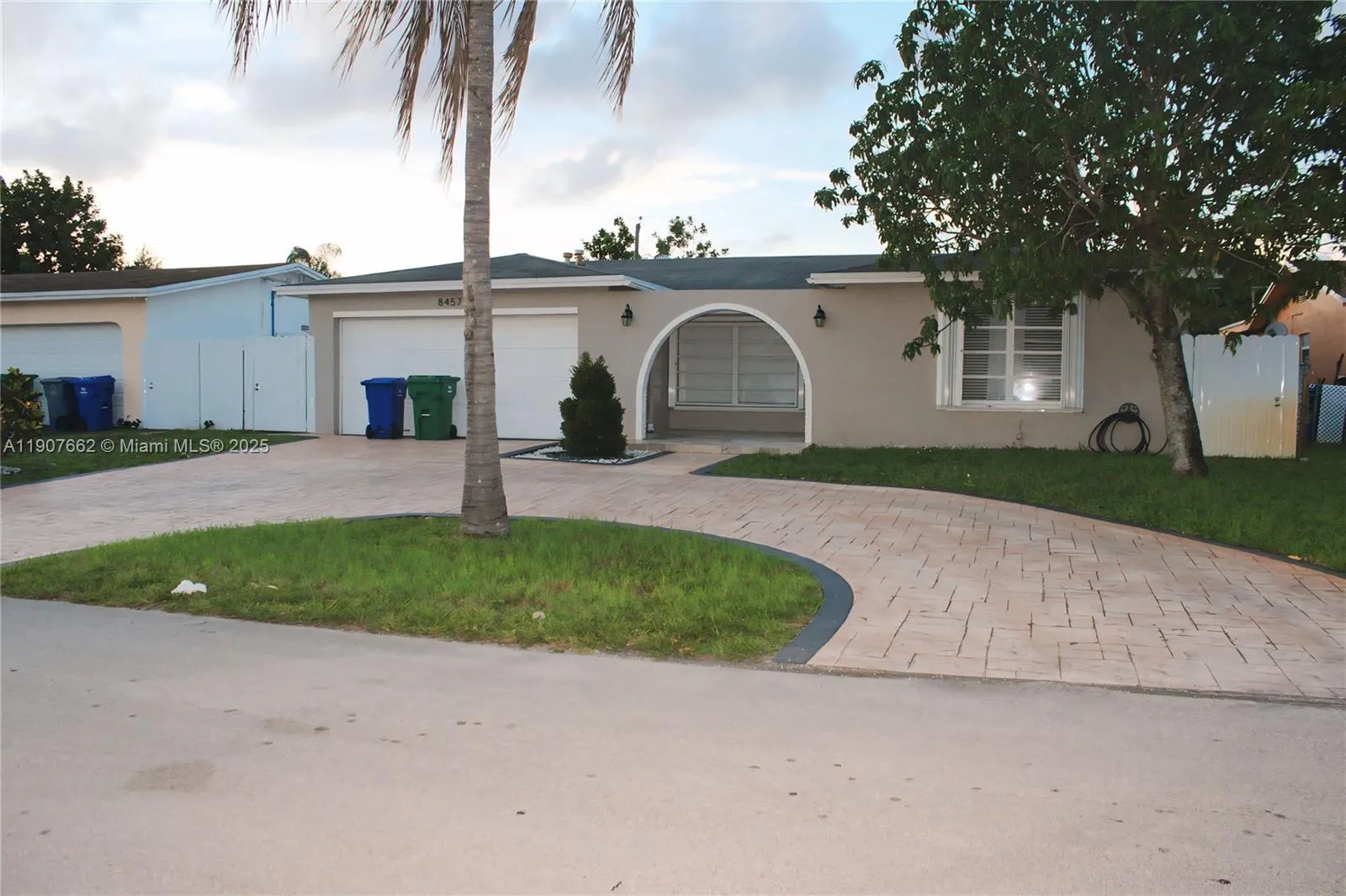 3 bedroom 2 bath for sale at 8457 Sheraton Dr, Miramar FL 33025