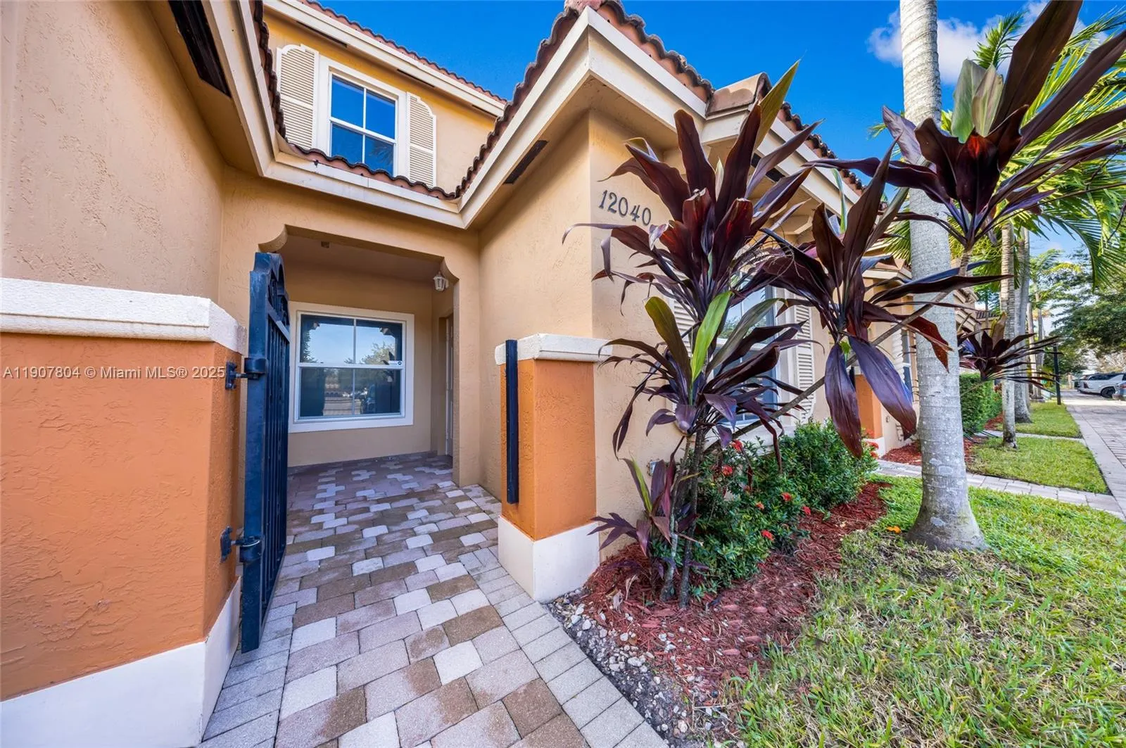 3 bedroom 3 bath for sale at 12040 SW 28th St # 4, Miramar FL 33025