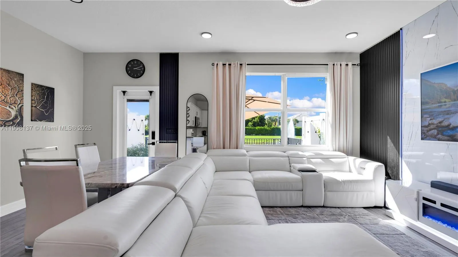 2913 Olivia Ave, Lauderdale Lakes FL 33311