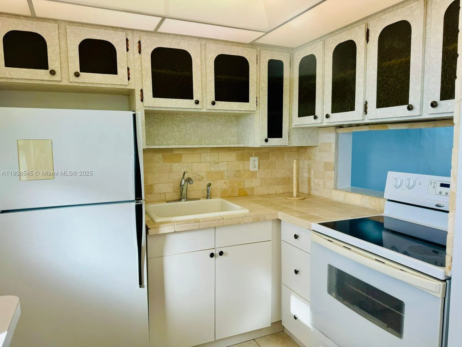 2930 Point East Dr # E512, Aventura FL 33160