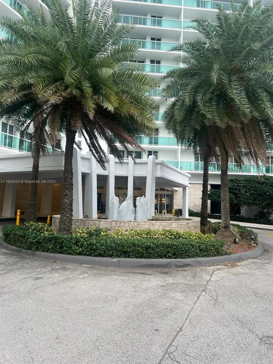 100 Bayview Dr # 227, Sunny Isles Beach FL 33160