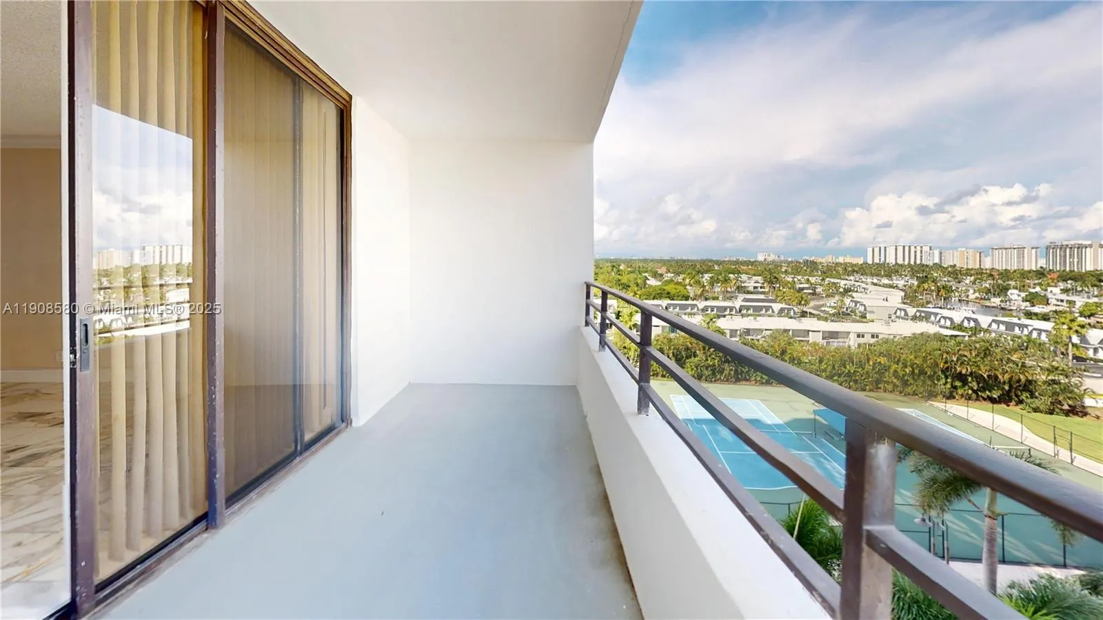 600 Three Islands Blvd # 721, Hallandale Beach FL 33009