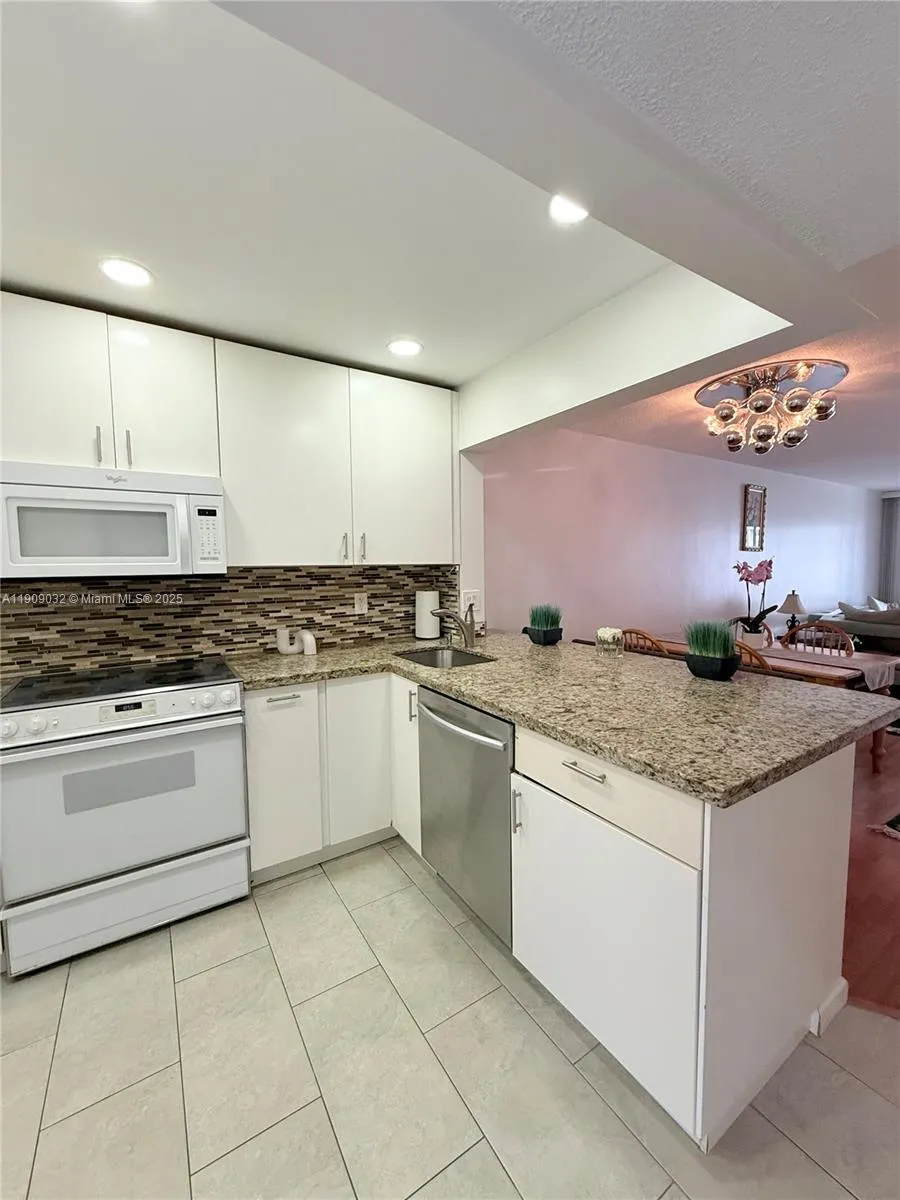 2081 S Ocean Dr # 308, Hallandale Beach FL 33009