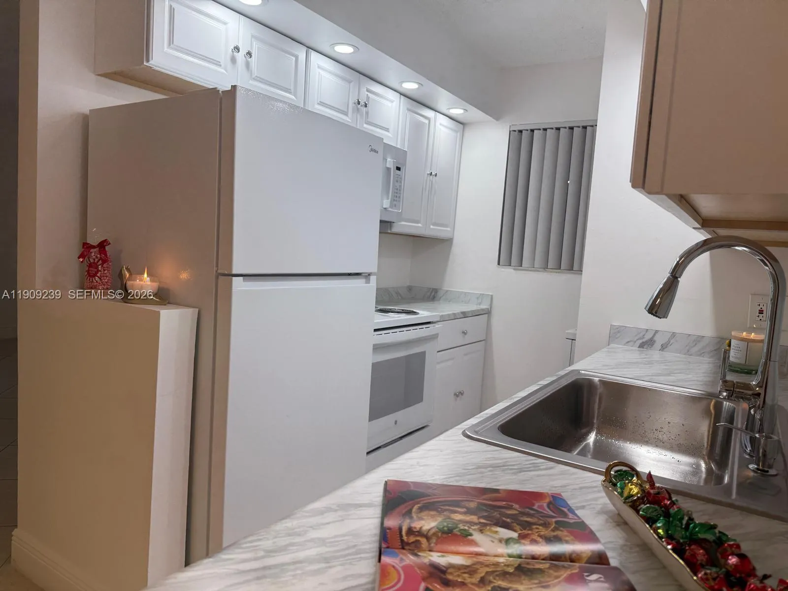 2 bedroom 2 bath for sale at 523 Trace Cir # 105, Deerfield Beach FL 33441