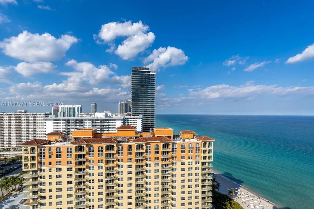 1 bedroom 2 bath for sale at 3140 S Ocean Dr, Hallandale Beach FL 33009