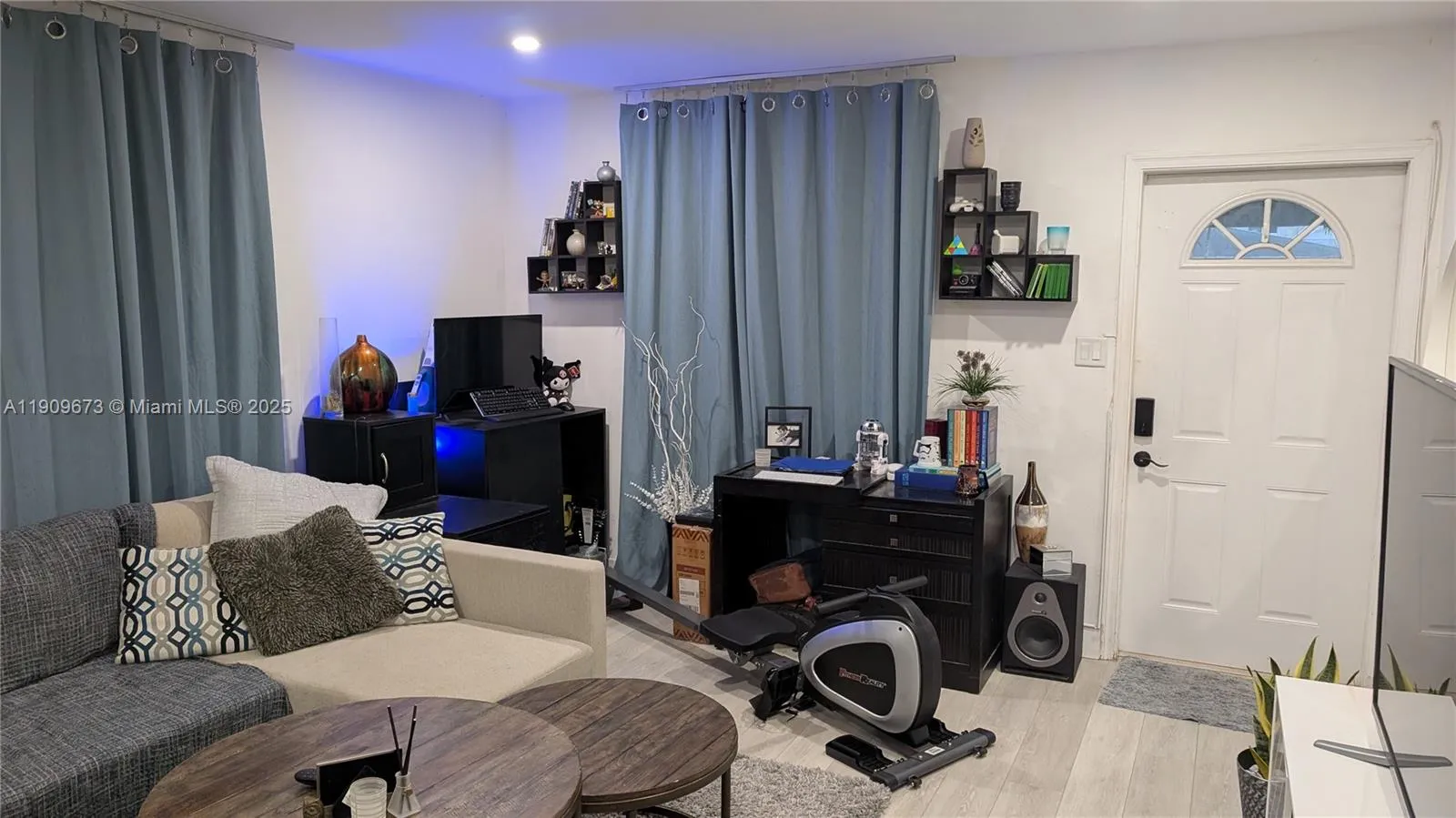 917-919 NE 10th St, Hallandale Beach FL 33009