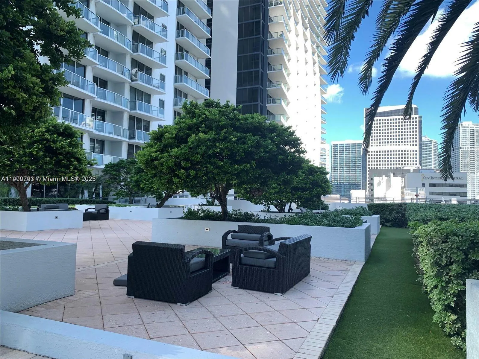 1060 Brickell Ave # 1701, Miami FL 33131