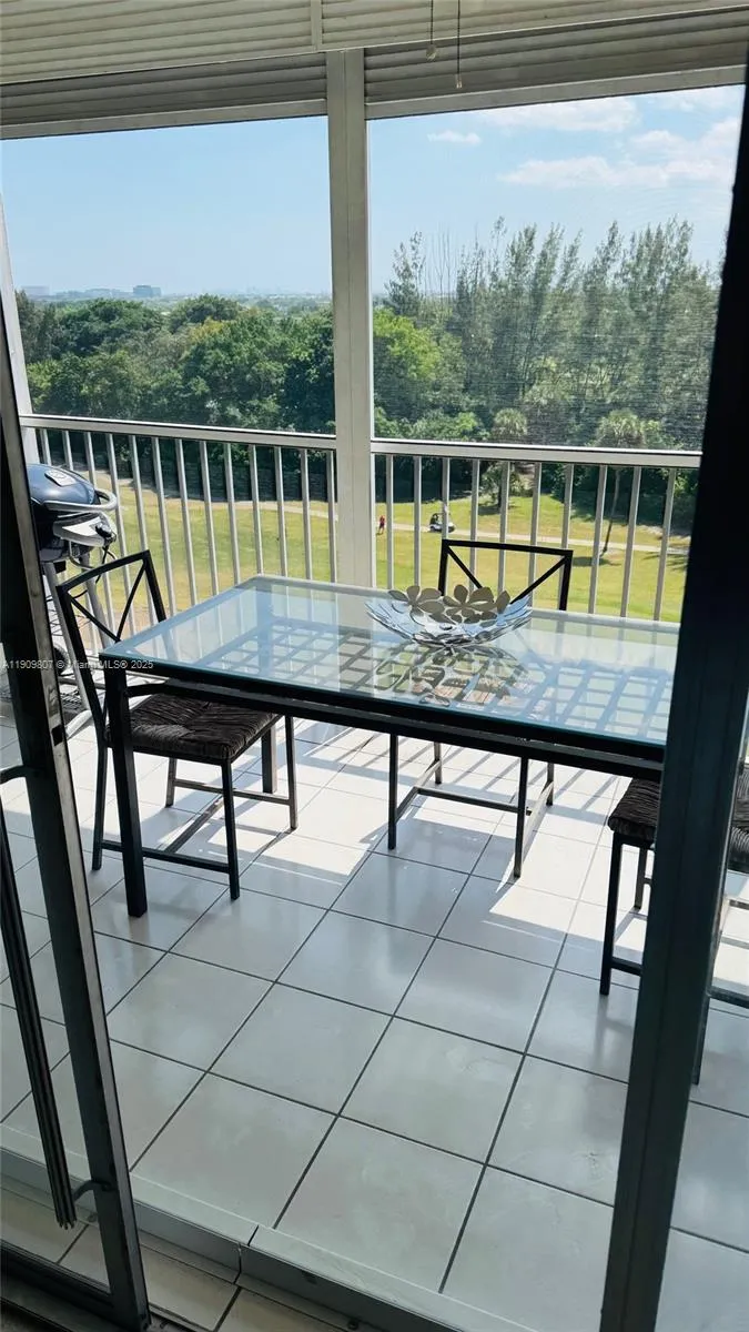 3150 N Palm Aire Dr # 801, Pompano Beach FL 33069