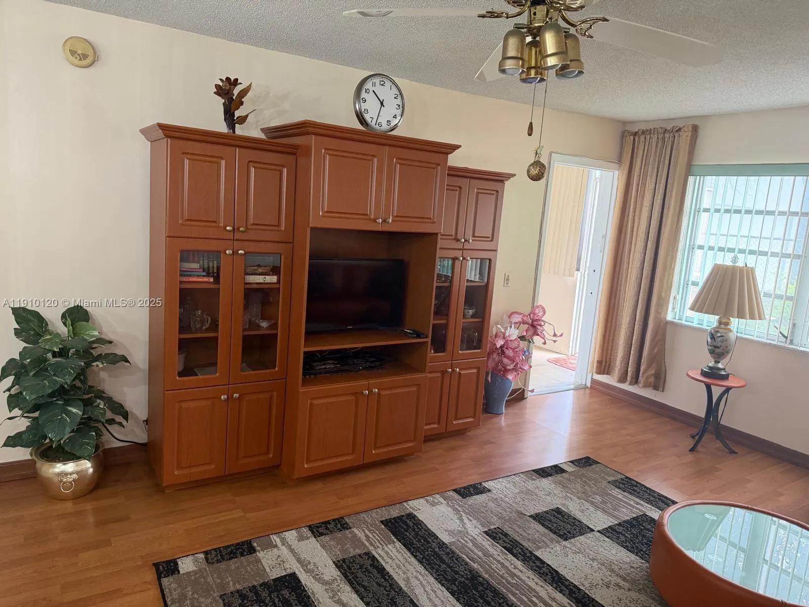 410 SE 2nd St # 105, Hallandale Beach FL 33009