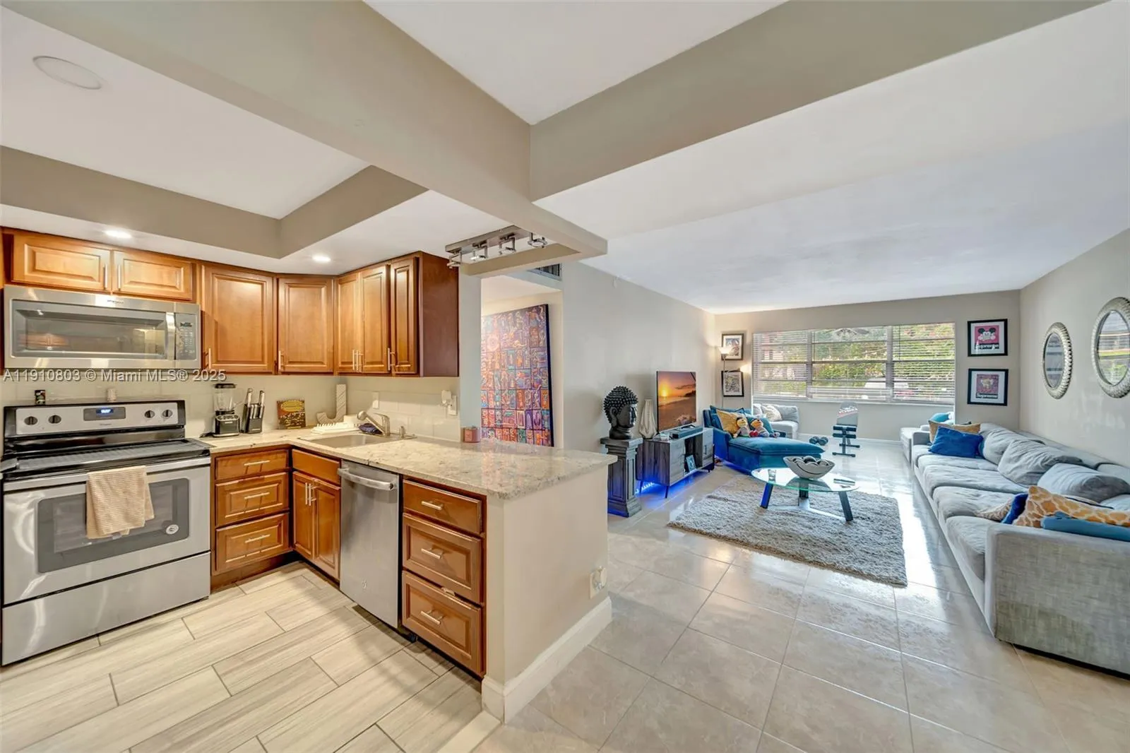 2 bedroom 2 bath for sale at 6700 Cypress Rd # 105, Plantation FL 33317