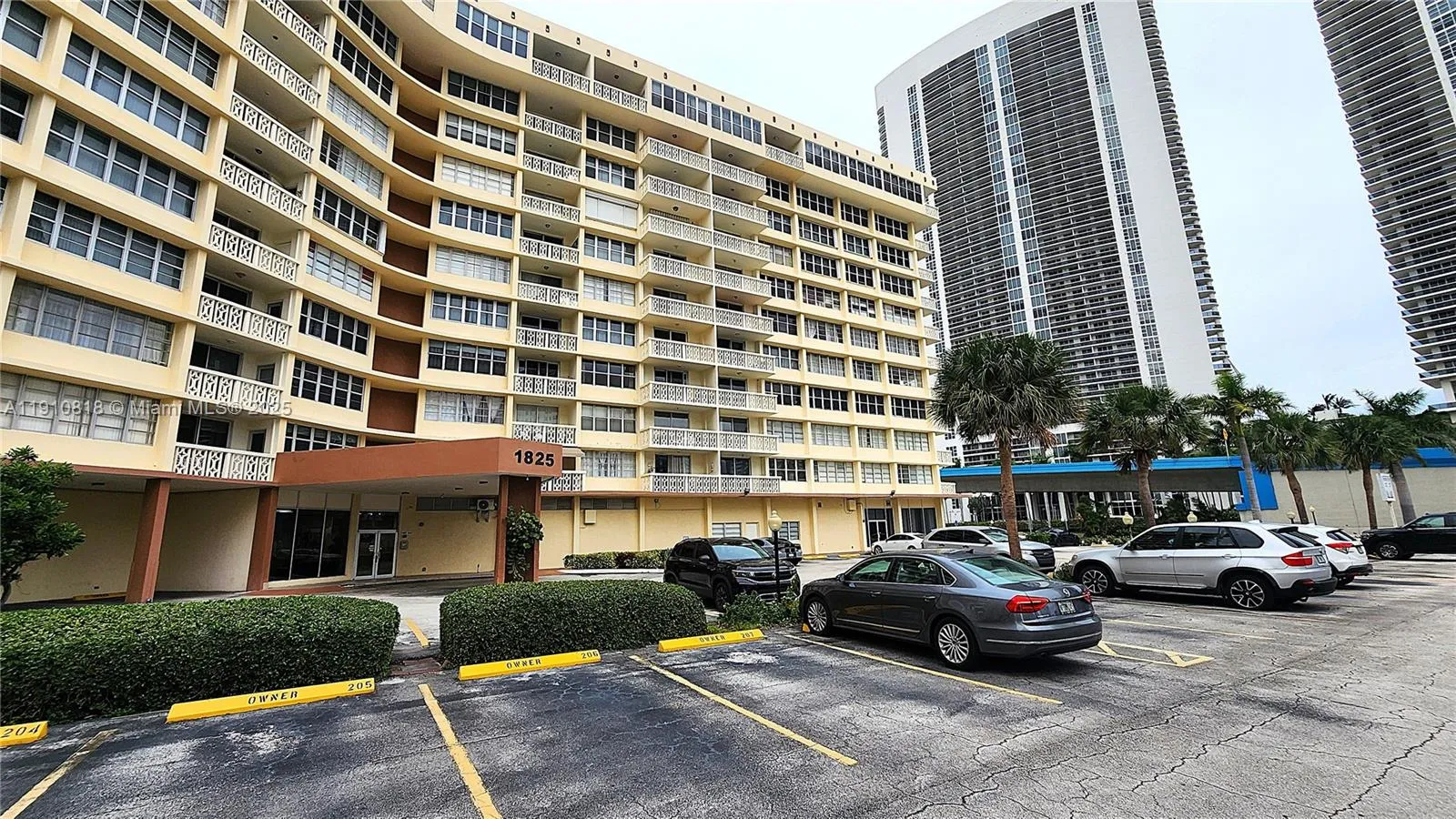 2 bedroom 2 bath for sale at 1825 S Ocean Dr # 209, Hallandale Beach FL 33009