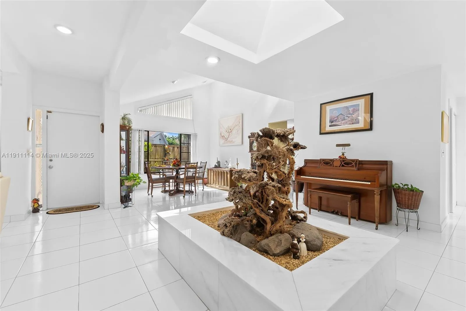 7665 Sierra Dr W, Boca Raton FL 33433