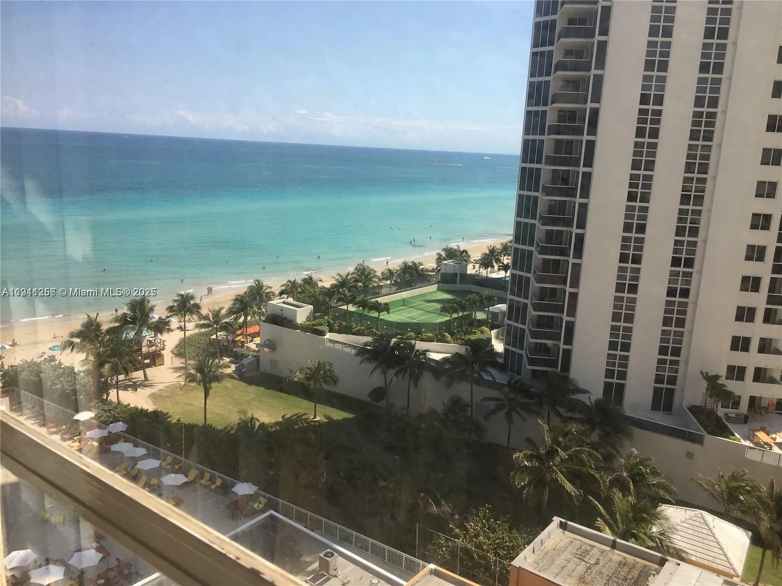 1 bath for sale at 19201 Collins Ave # 904, Sunny Isles Beach FL 33160