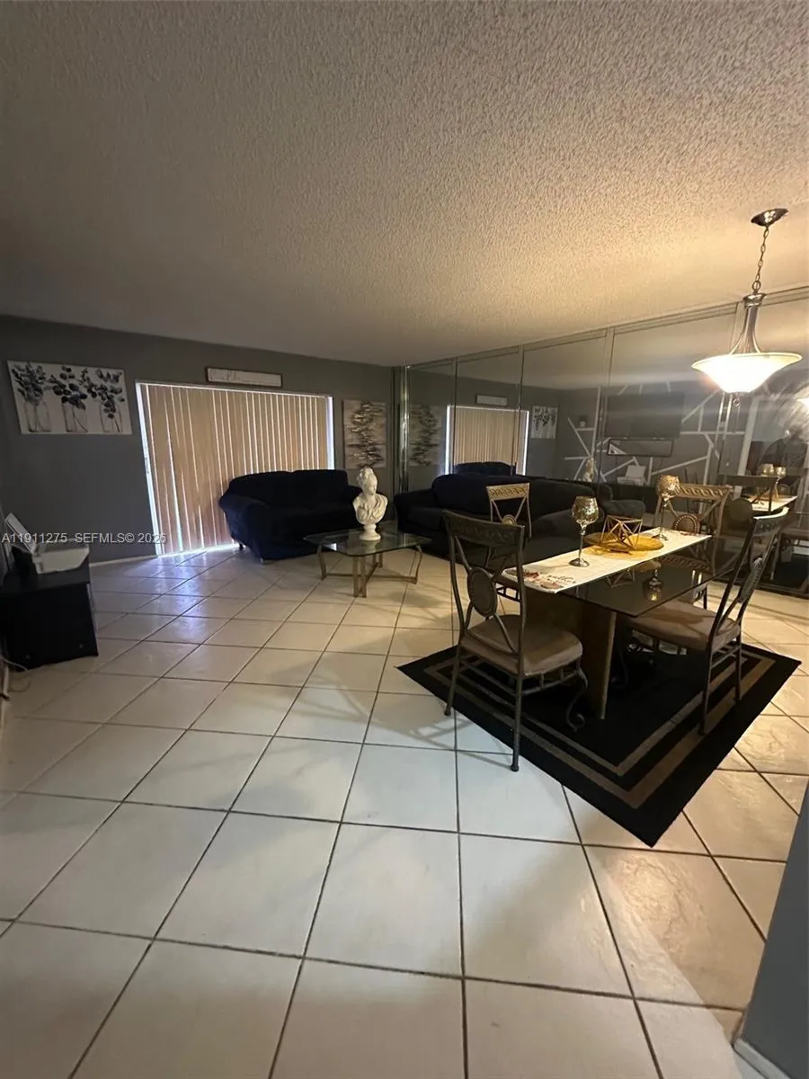 4158 Inverrary Dr # 405, Lauderhill FL 33319