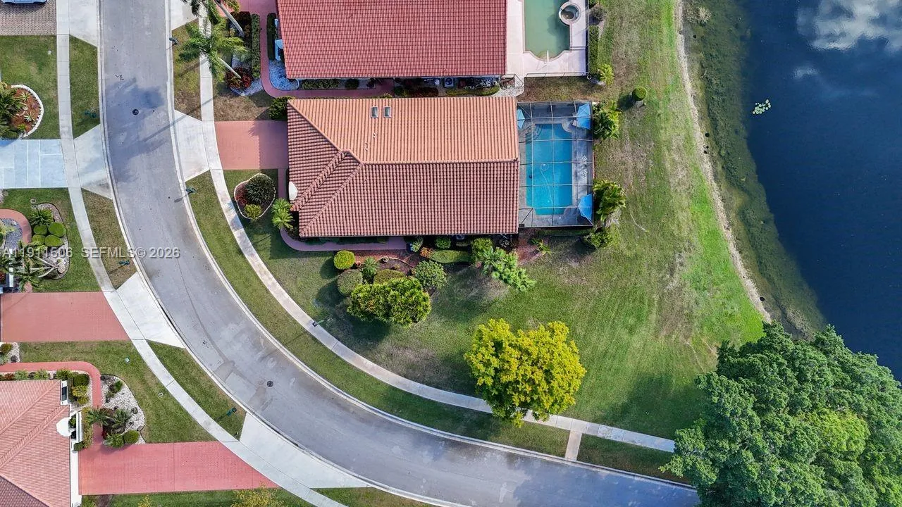 3 bedroom 2 bath for sale at 10858 White Aspen Ln, Boca Raton FL 33428