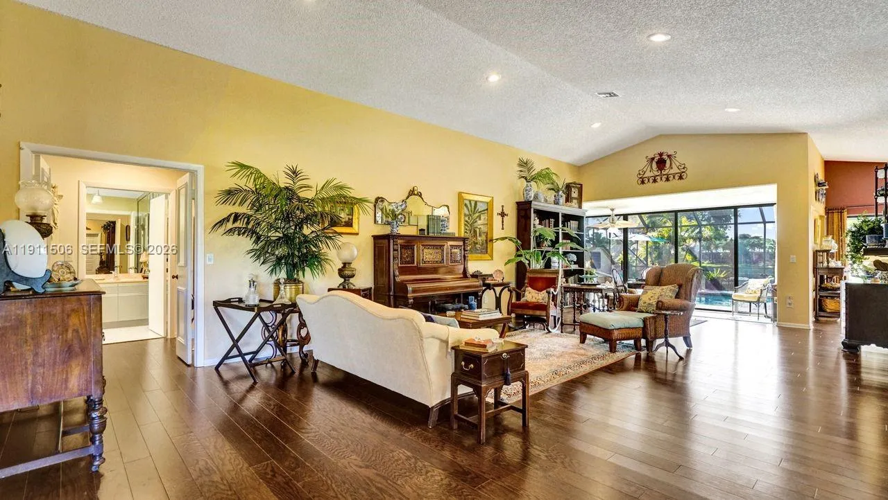 10858 White Aspen Ln, Boca Raton FL 33428