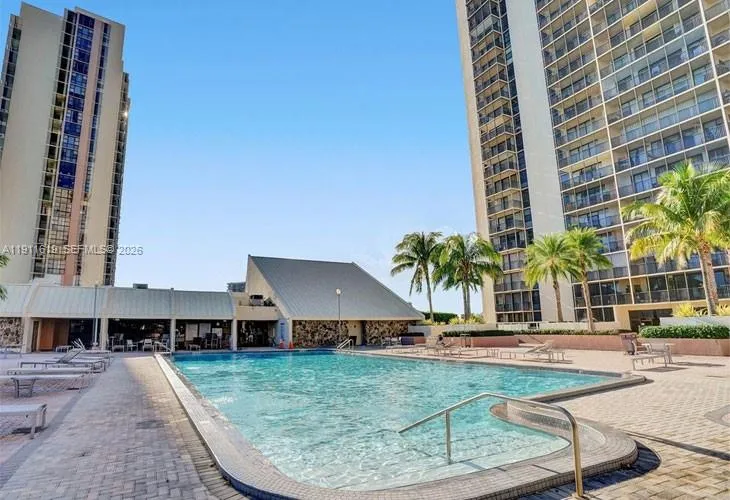 20379 W Country Club Dr # 836, Aventura FL 33180