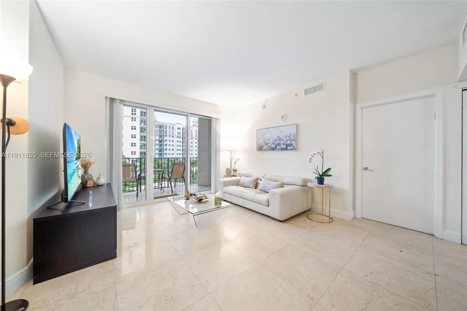 19900 E Country Club Dr # 816, Aventura FL 33180